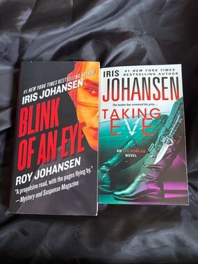 2 Book Bundle by Iris Johansen💀📚